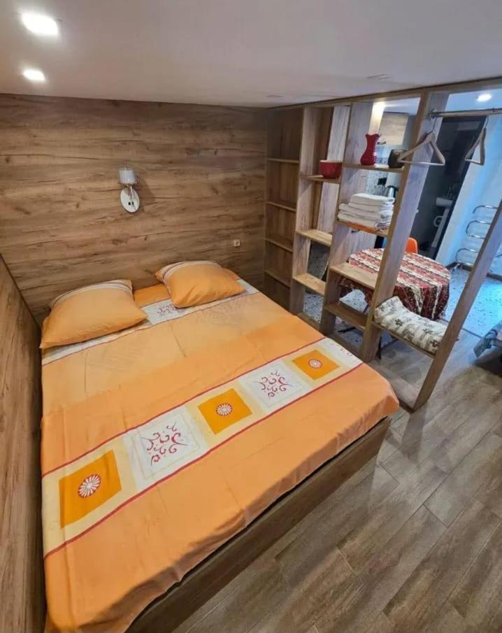 Family Mini-Hotel Martirosyan'S And Tours Yerevan Exterior foto