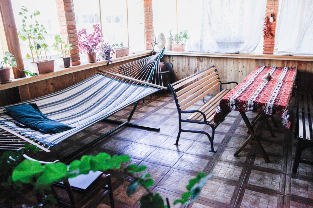 Family Mini-Hotel Martirosyan'S And Tours Yerevan Exterior foto