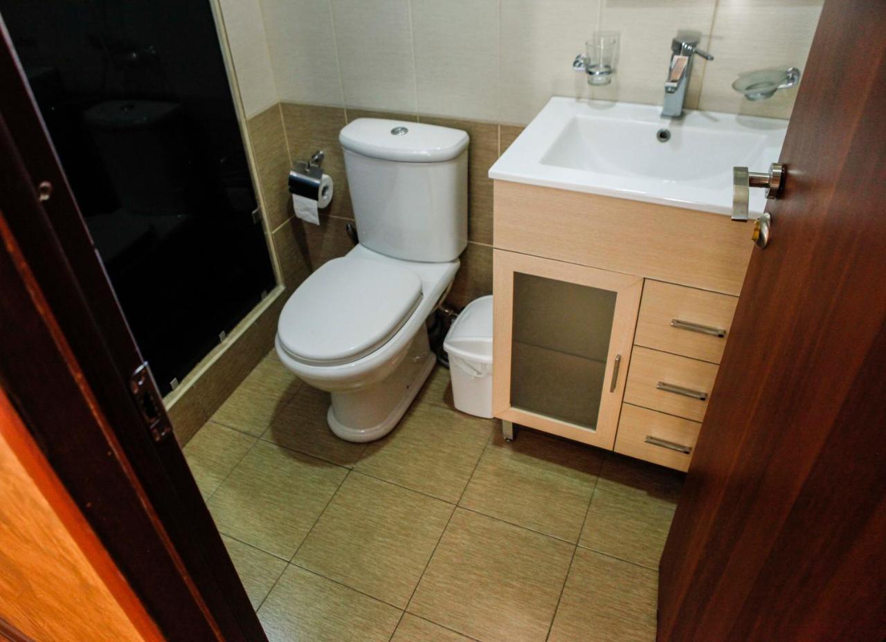 Family Mini-Hotel Martirosyan'S And Tours Yerevan Exterior foto