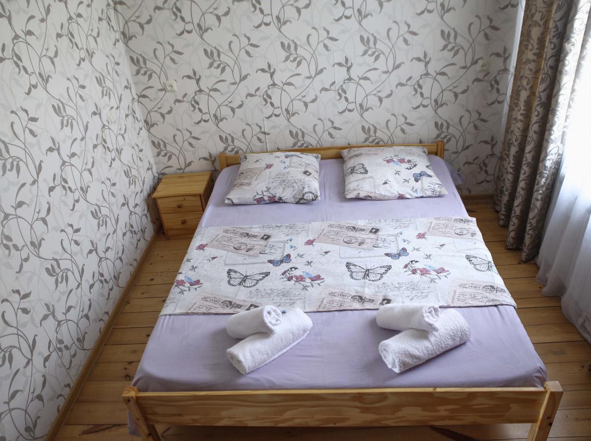 Family Mini-Hotel Martirosyan'S And Tours Yerevan Exterior foto